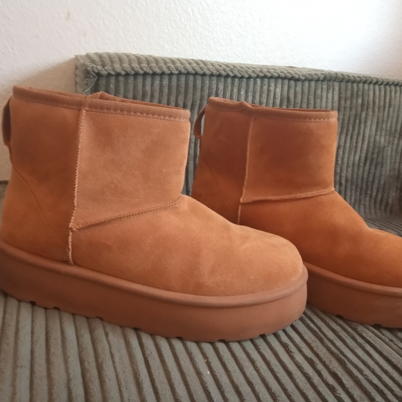 SHEIN Shoes - SHEIN Tan Ankle Boots